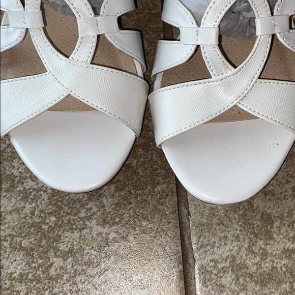 Sandals - Picture 2 of 6